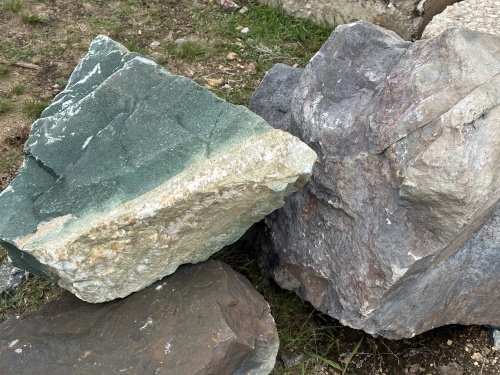 Камни для ландшафтного дизайна зелёные 10-60 килограмм купить в Верхотурье