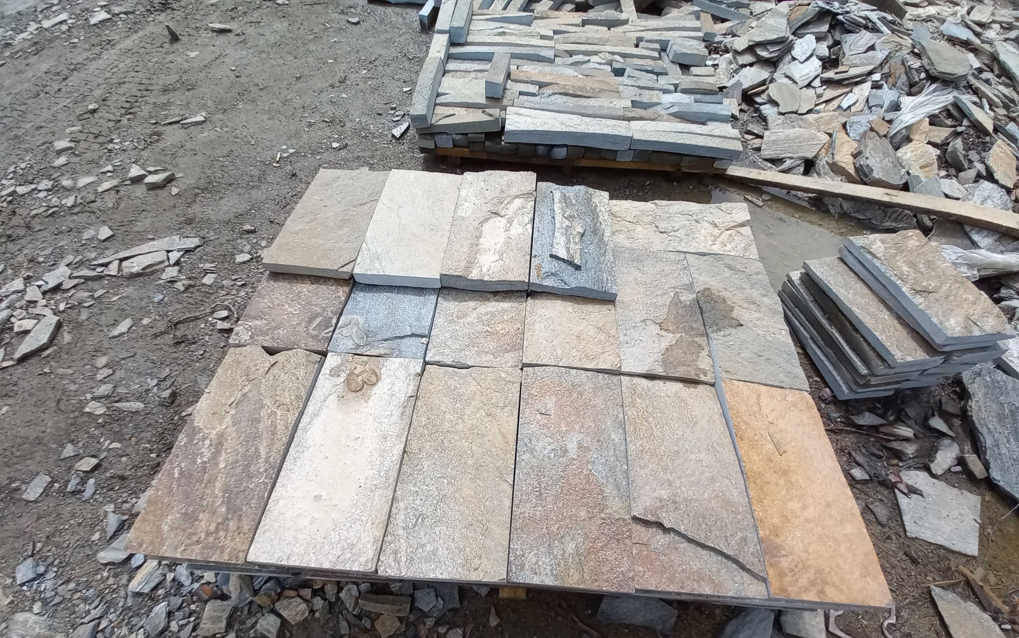 Плитка пилёная златолит Уральский для фасада купить в Верхотурье