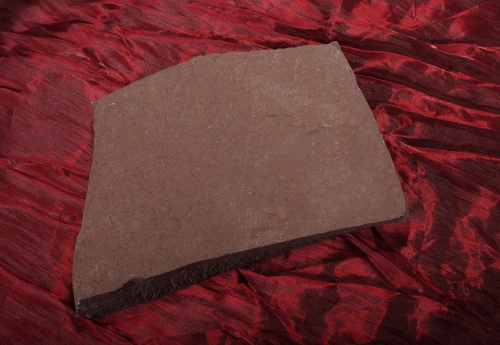 Плитняк лемезит бордовый для цоколя 1,5-2 см купить в Верхотурье