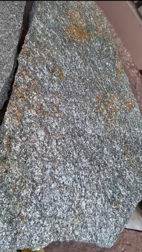 Плитняк златолит серебристый для цоколя, отмостки купить в Верхотурье