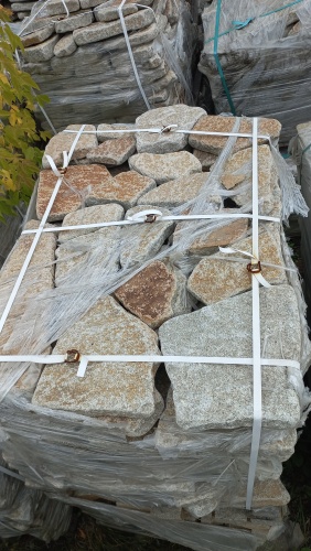 Плитняк галтованный гранитный для ландшафтного дизайна купить в Верхотурье