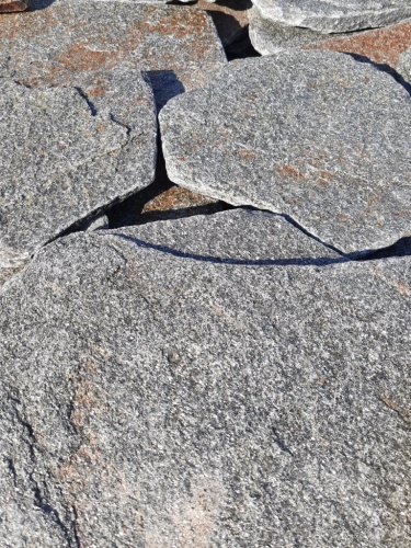 Златолит серебристый галтованный для лестниц купить в Верхотурье