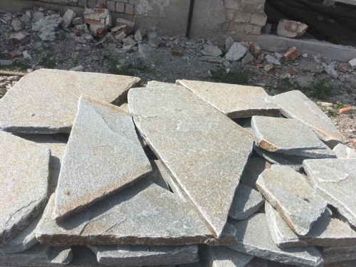 Златолит серебристый галтованный для лестниц купить в Верхотурье