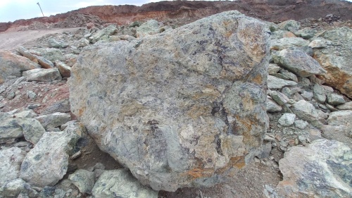 Купить змеевик ландшафтные валуны